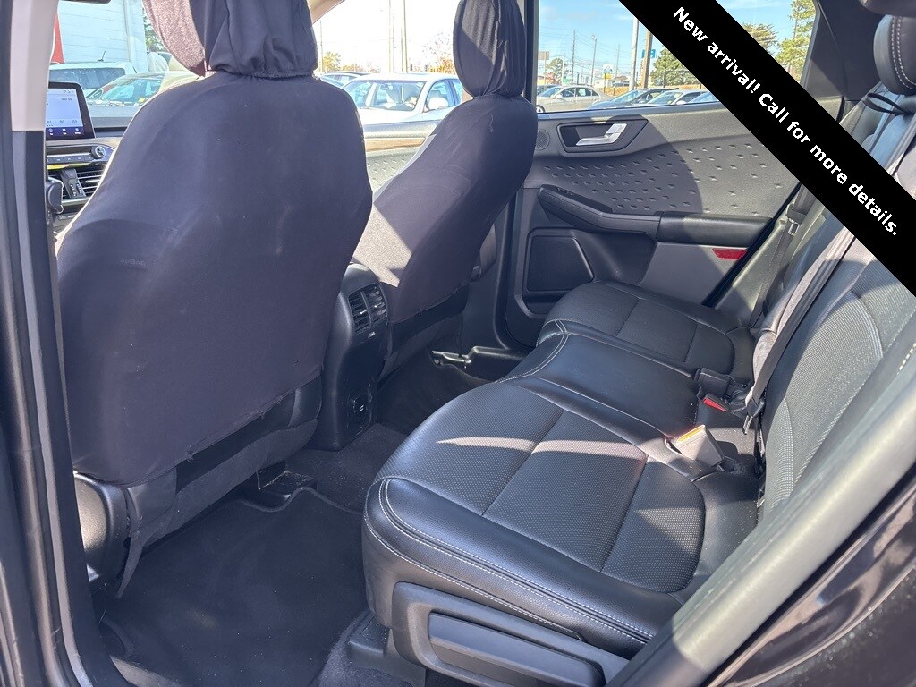 2020 Ford Escape Titanium Hybrid photo 4