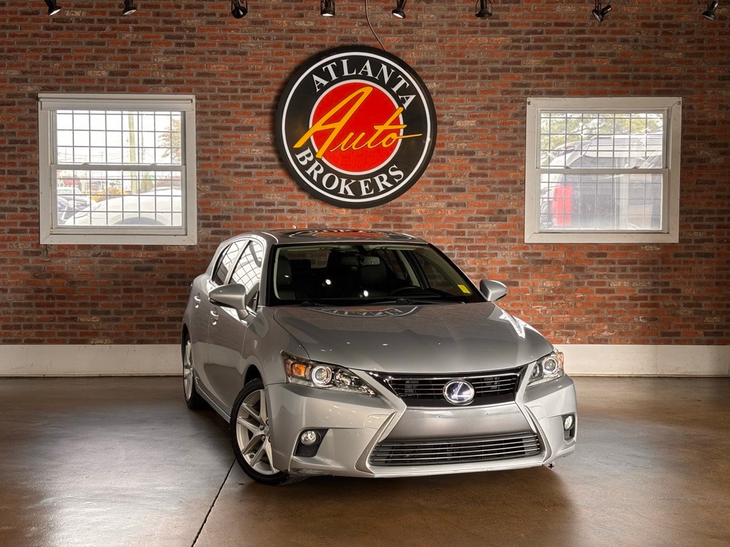 2015 Lexus CT Base's photo