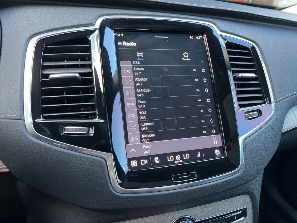 2023 Volvo XC90 Ultimate photo 3