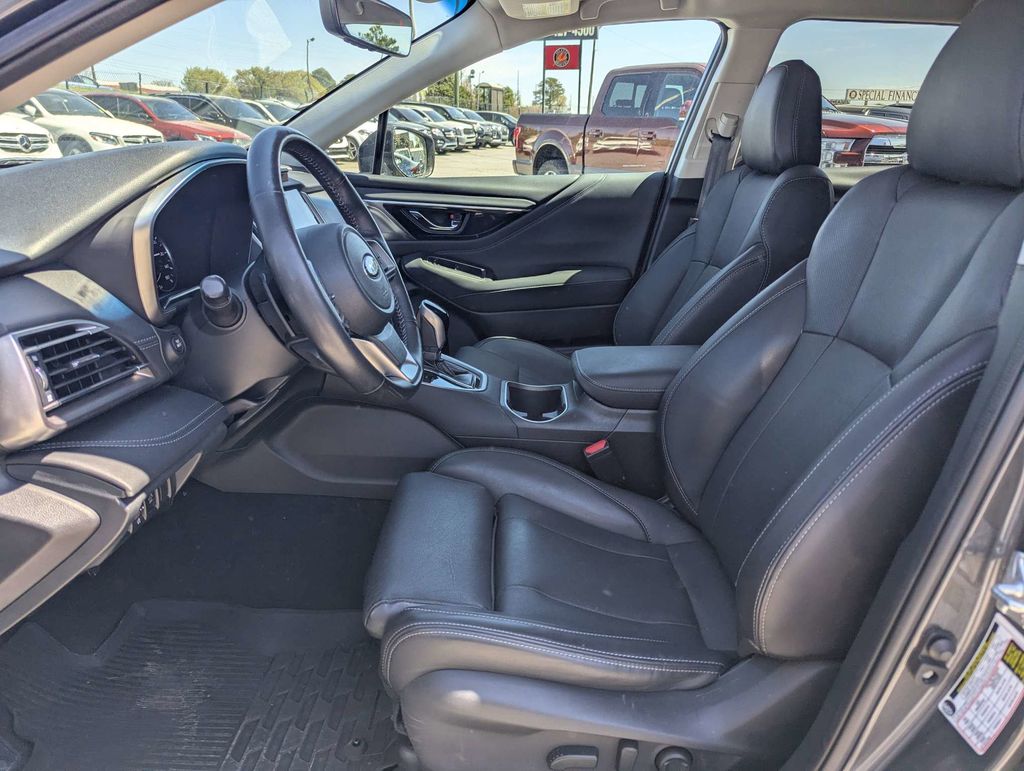 2021 Subaru Outback Limited - Photo 18
