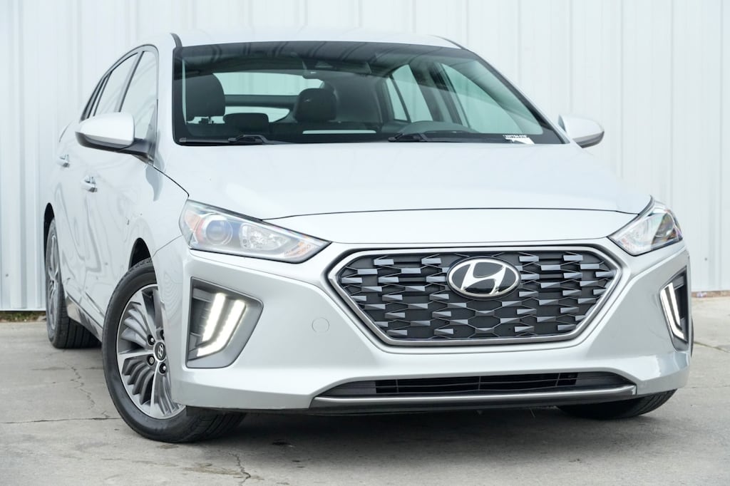 Used 2020 Hyundai Ioniq Plug-In Hybrid SE Hatchback