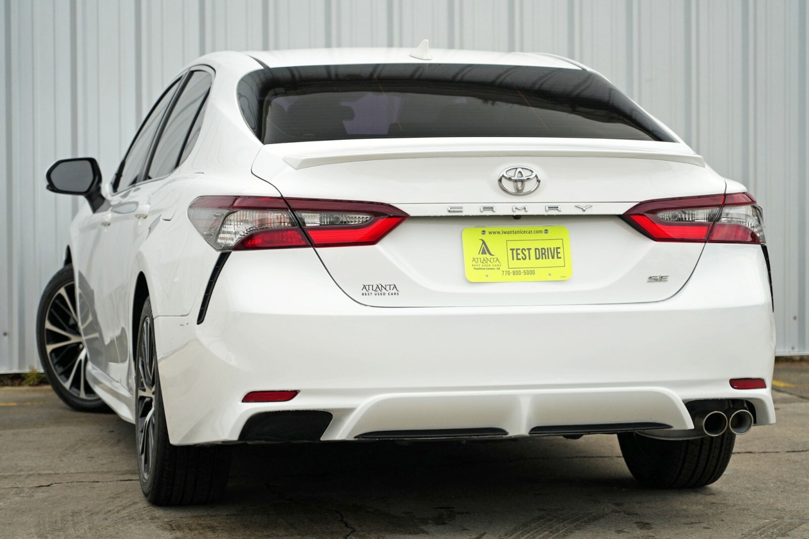 2022 Toyota Camry SE photo 2