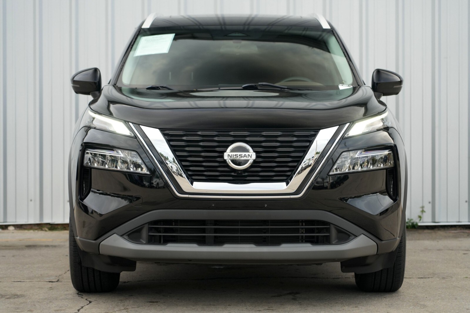 2021 Nissan Rogue SV photo 3