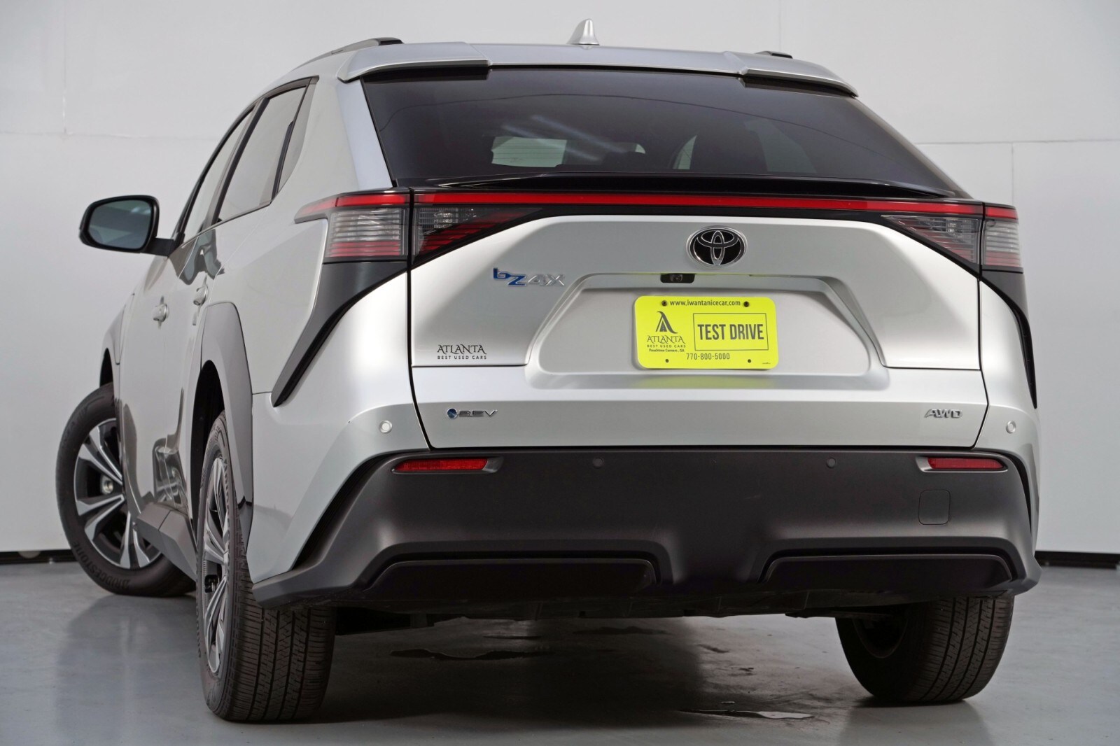 2024 Toyota bZ4X XLE photo 2