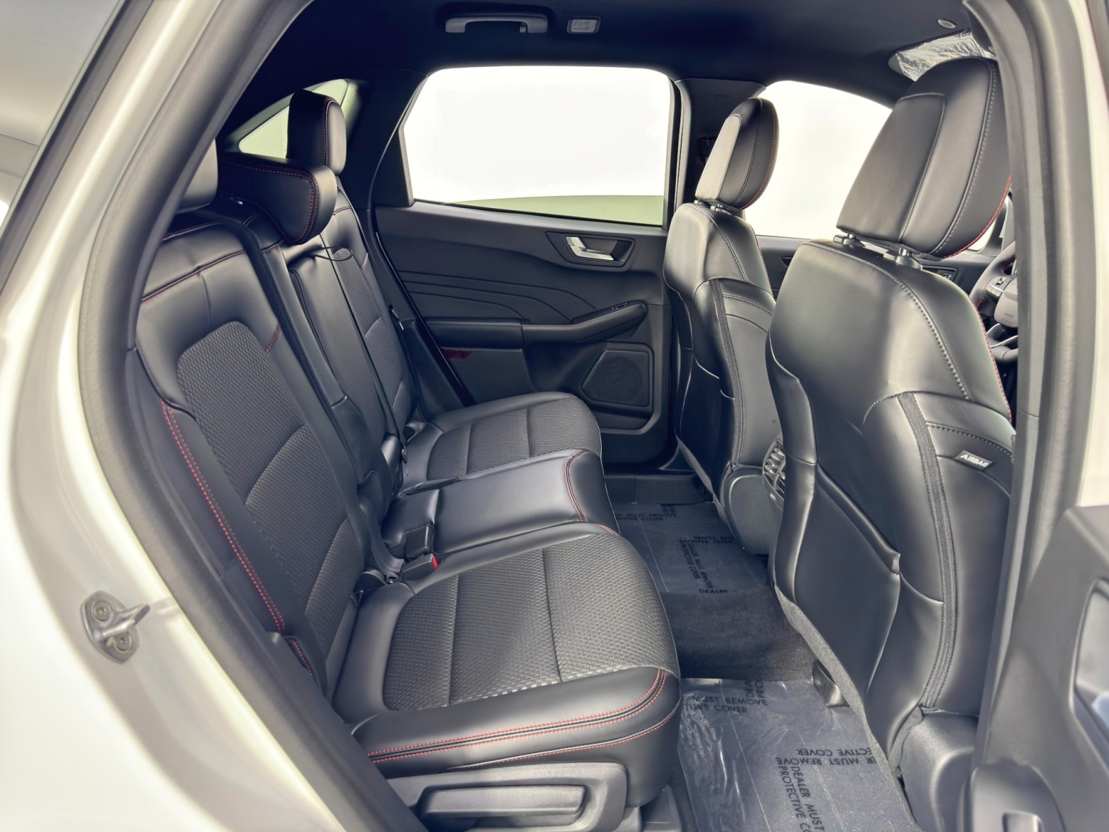 2024 Ford Escape ST-Line Select - Photo 34