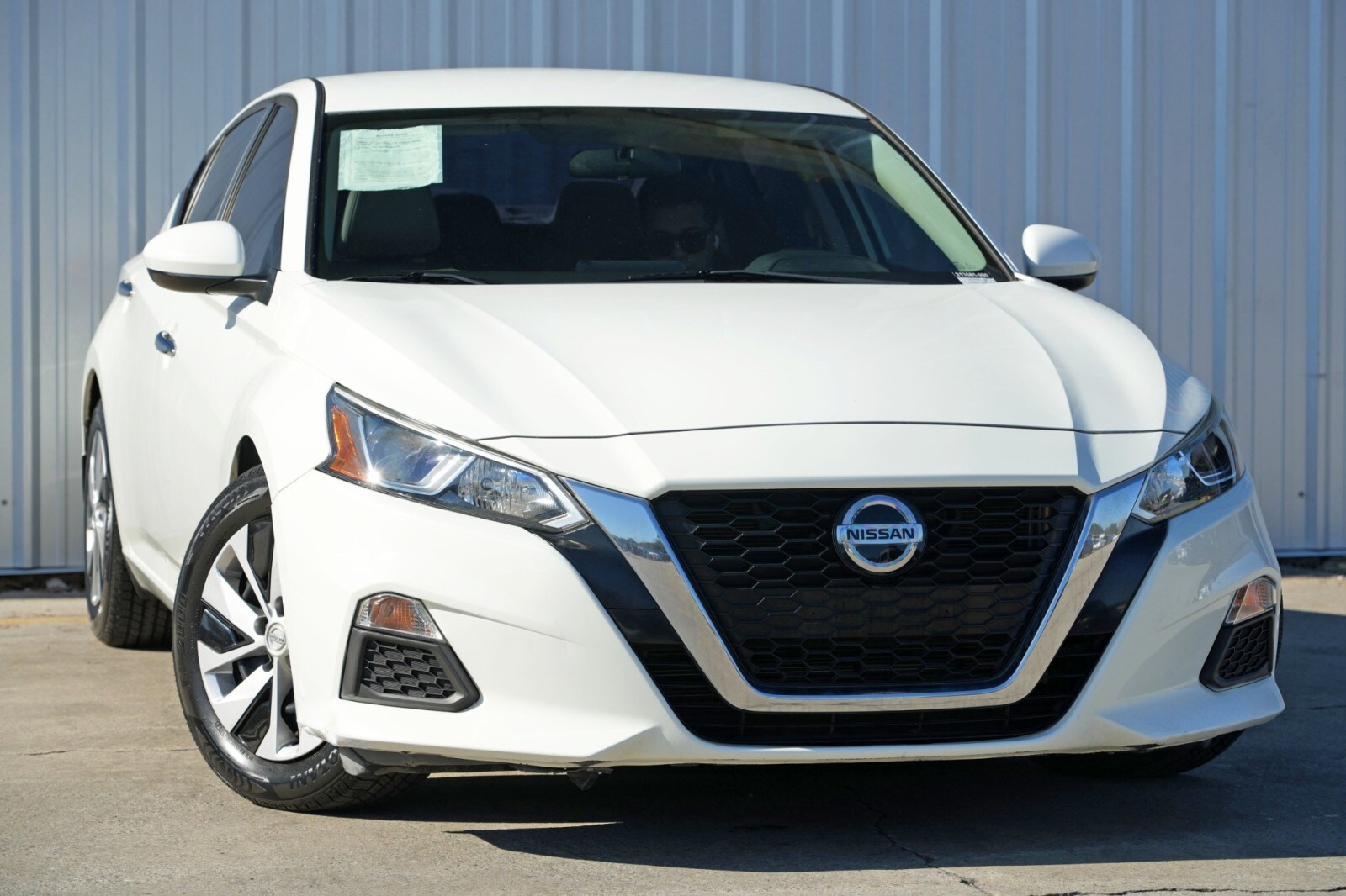 2019 Nissan Altima S photo 2