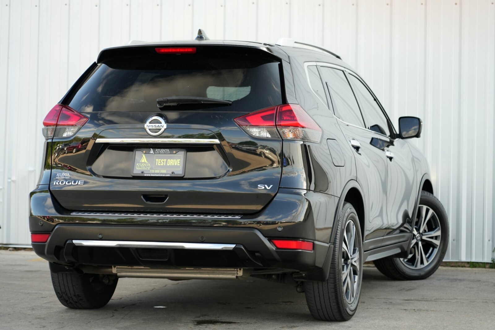 2019 Nissan Rogue SV photo 3