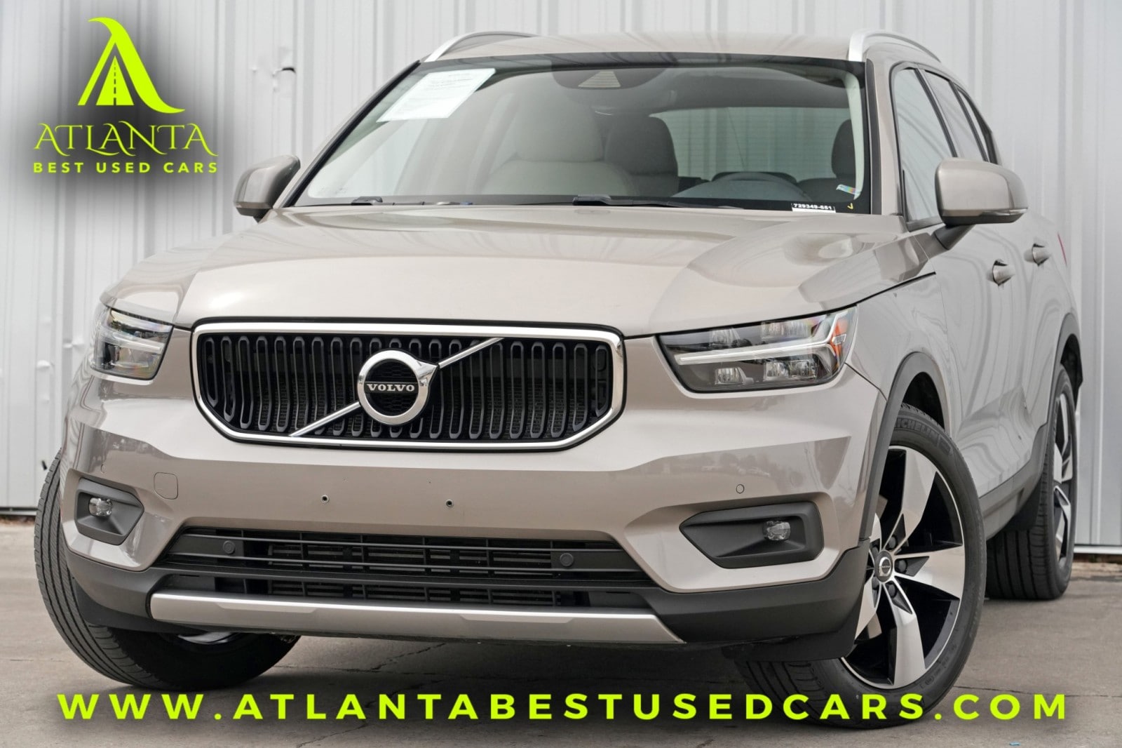 2022 Volvo XC40 T5 Momentum AWD's photo