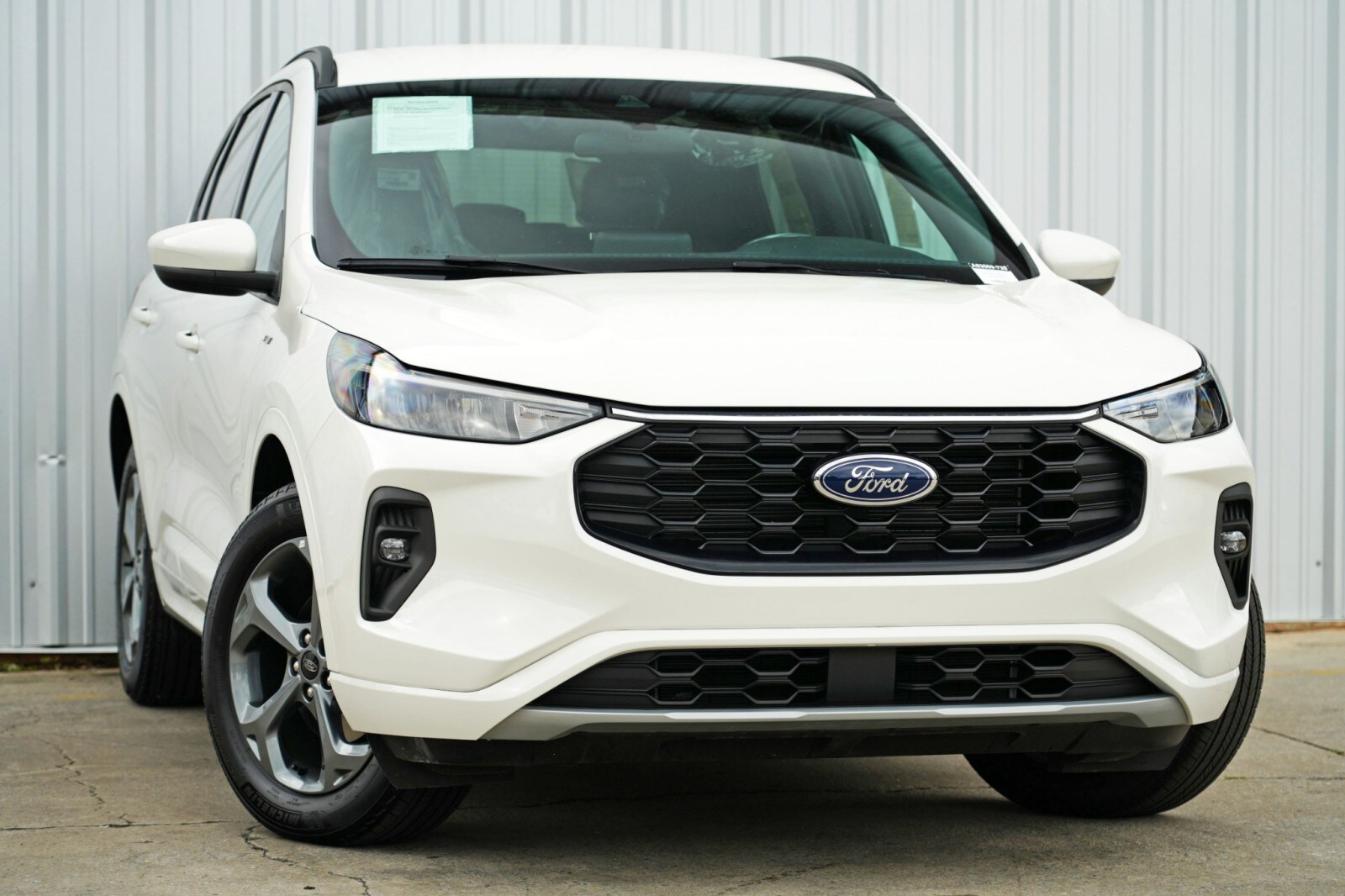 2024 Ford Escape ST-Line Select photo 2