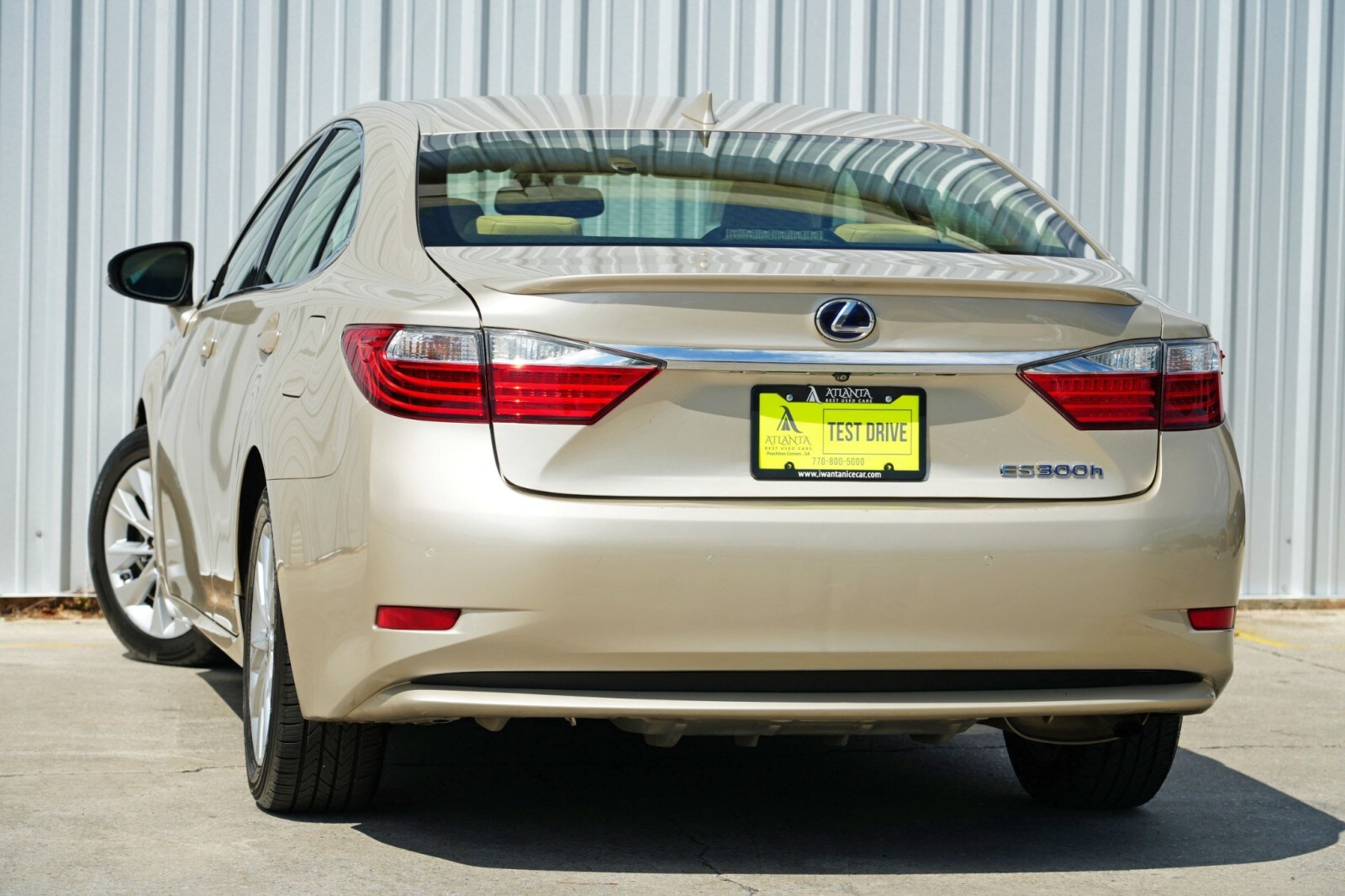 2015 Lexus ES 300h Luxury photo 4