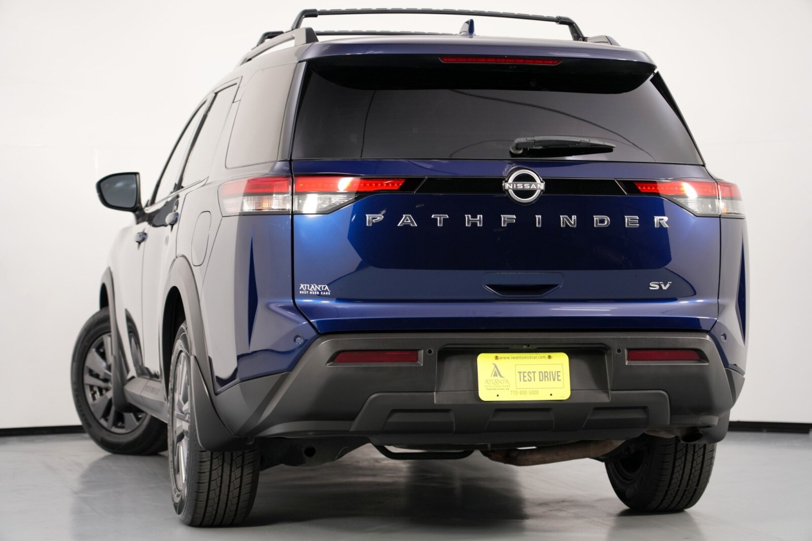 2022 Nissan Pathfinder SV photo 3