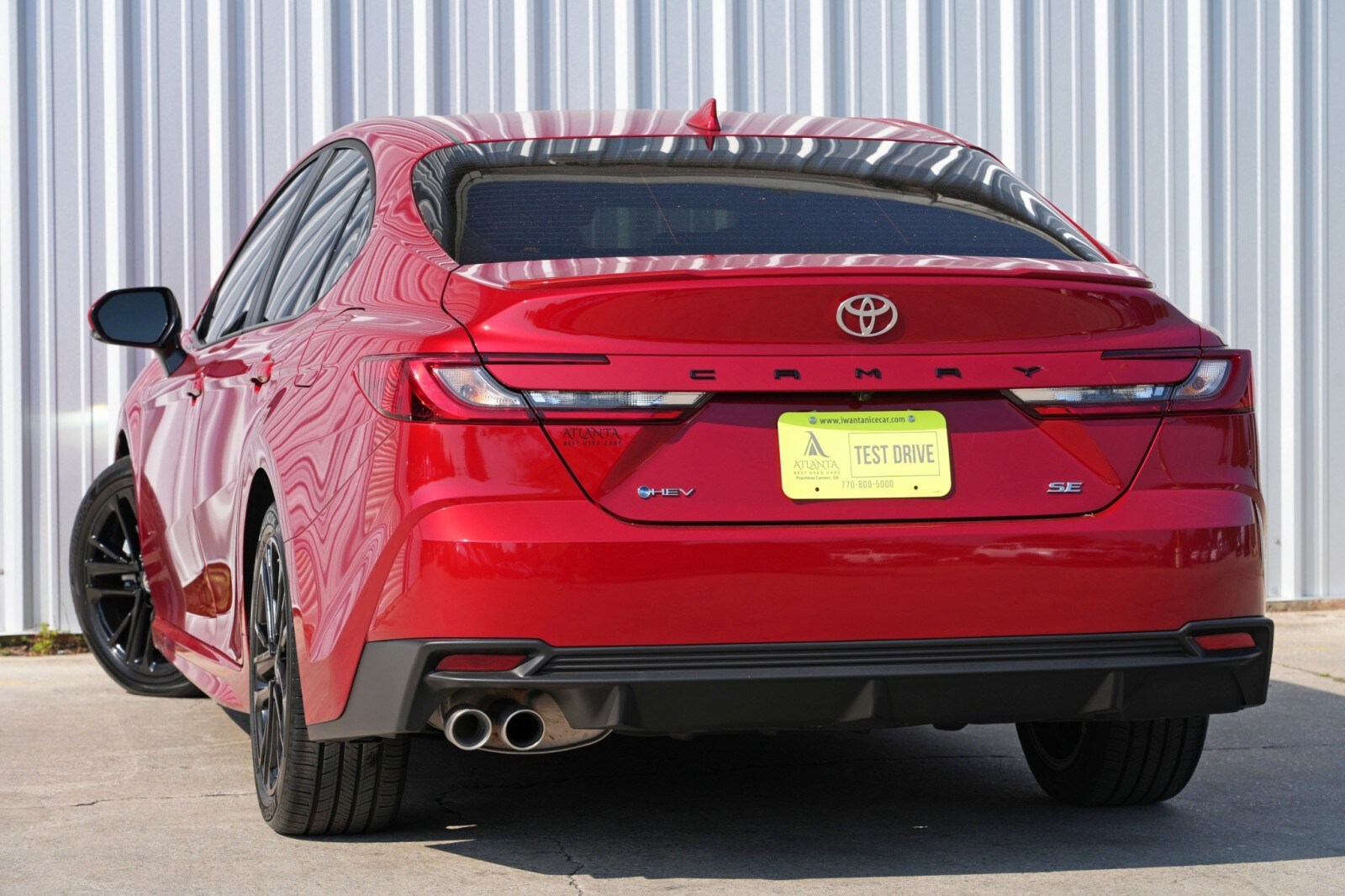 2025 Toyota Camry SE photo 4