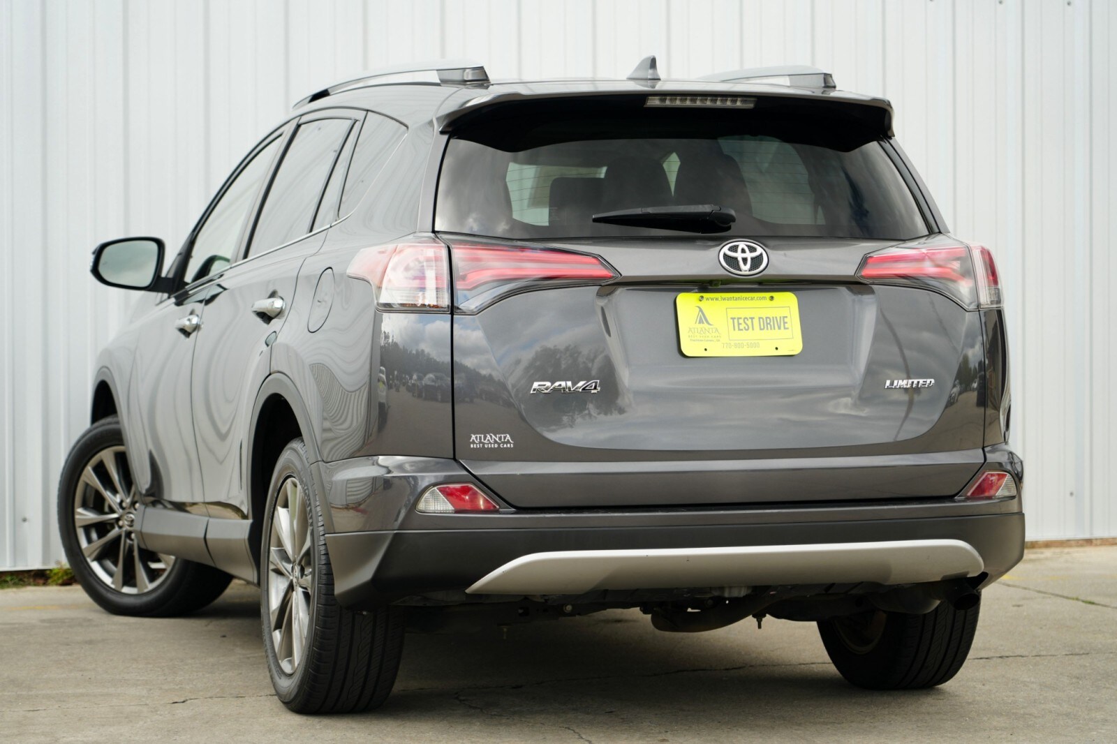 2018 Toyota RAV4 Limited Platinum photo 3