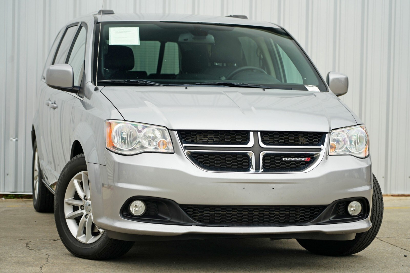 2019 Dodge Grand Caravan SXT photo 2