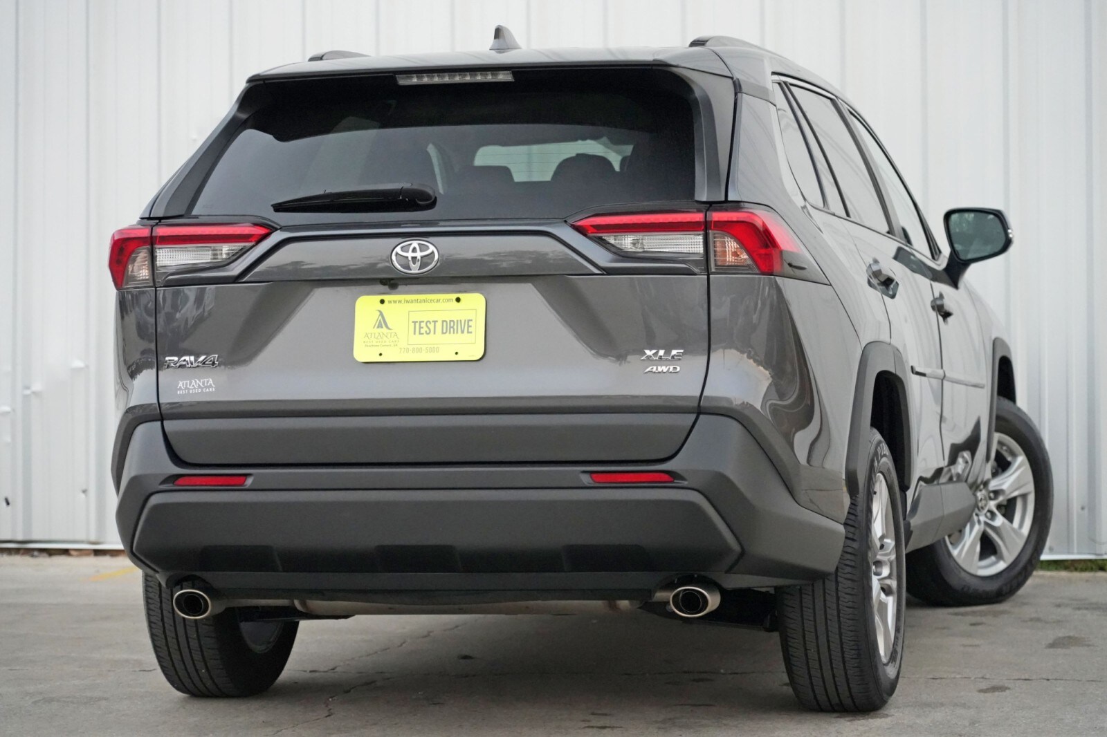 2022 Toyota RAV4 XLE photo 2