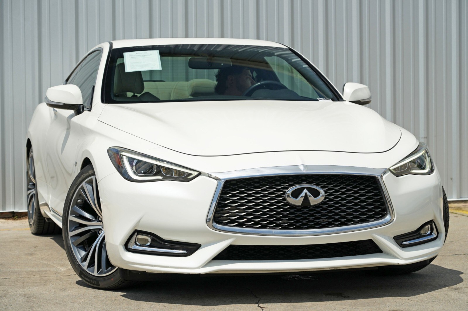2017 Infiniti Q60 3.0t Premium photo 2