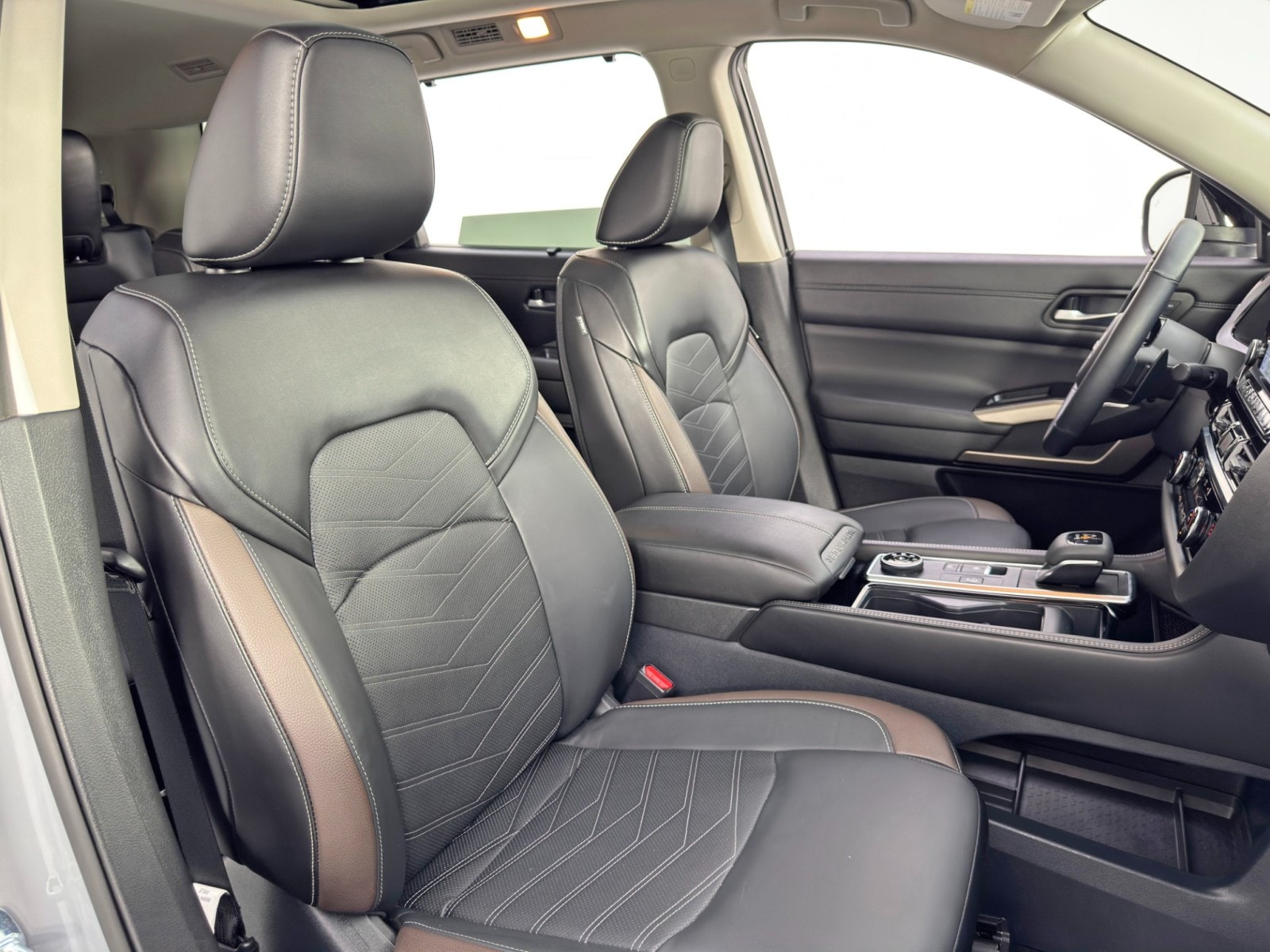 2024 Nissan Pathfinder Platinum - Photo 38