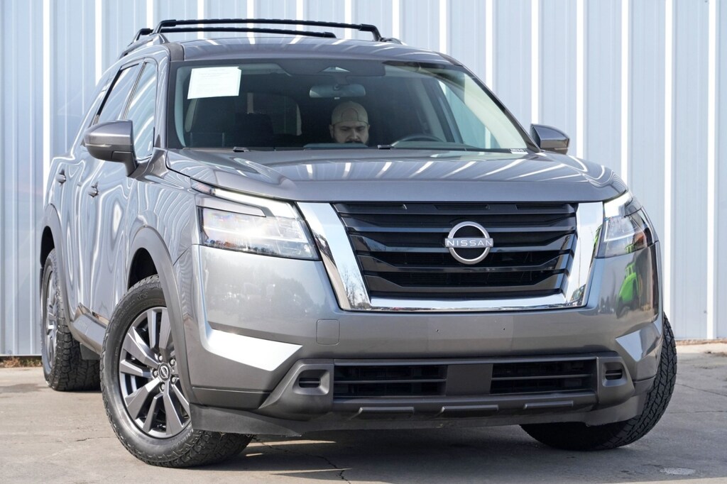 Used 2022 Nissan Pathfinder SV SUV