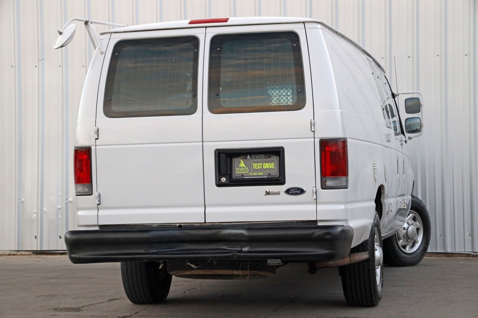 2010 Ford E-350 Cargo photo 3