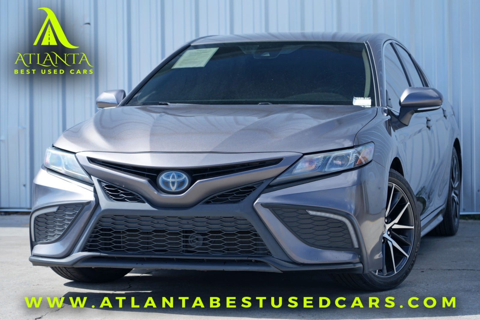 2022 Toyota Camry SE's photo