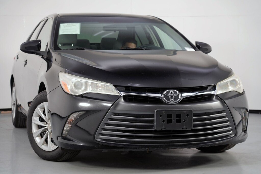 Used 2016 Toyota Camry LE Sedan
