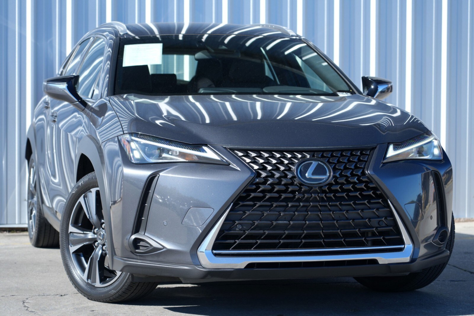 2022 Lexus UX 200 photo 2