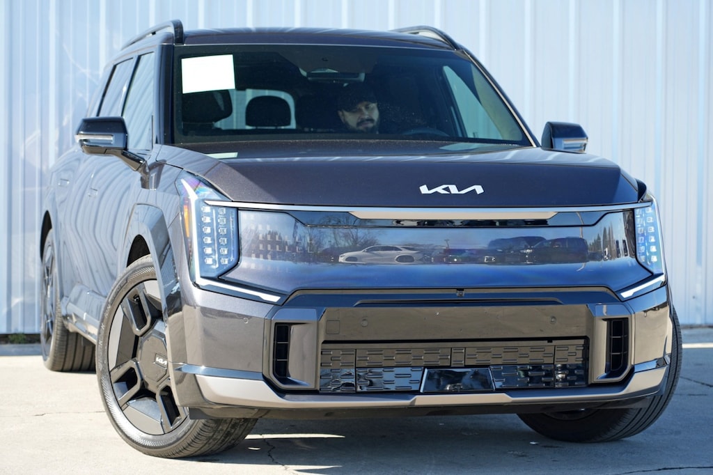 Used 2024 Kia EV9 GT-Line w/ 2nd Row Relaxation Package SUV