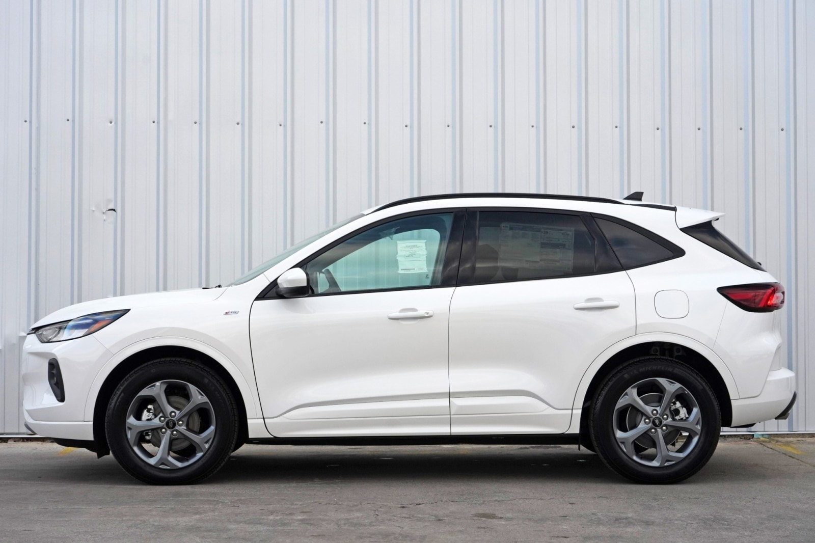 2024 Ford Escape ST-Line Select - Photo 8