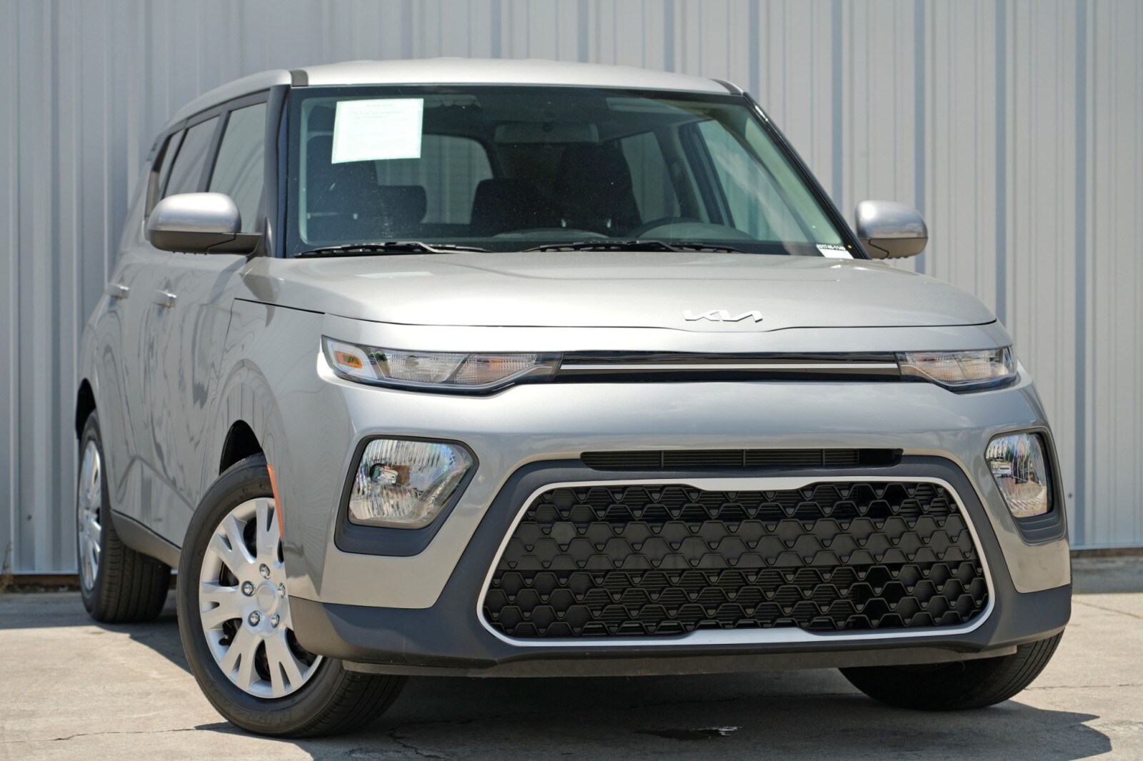2022 Kia Soul LX photo 2