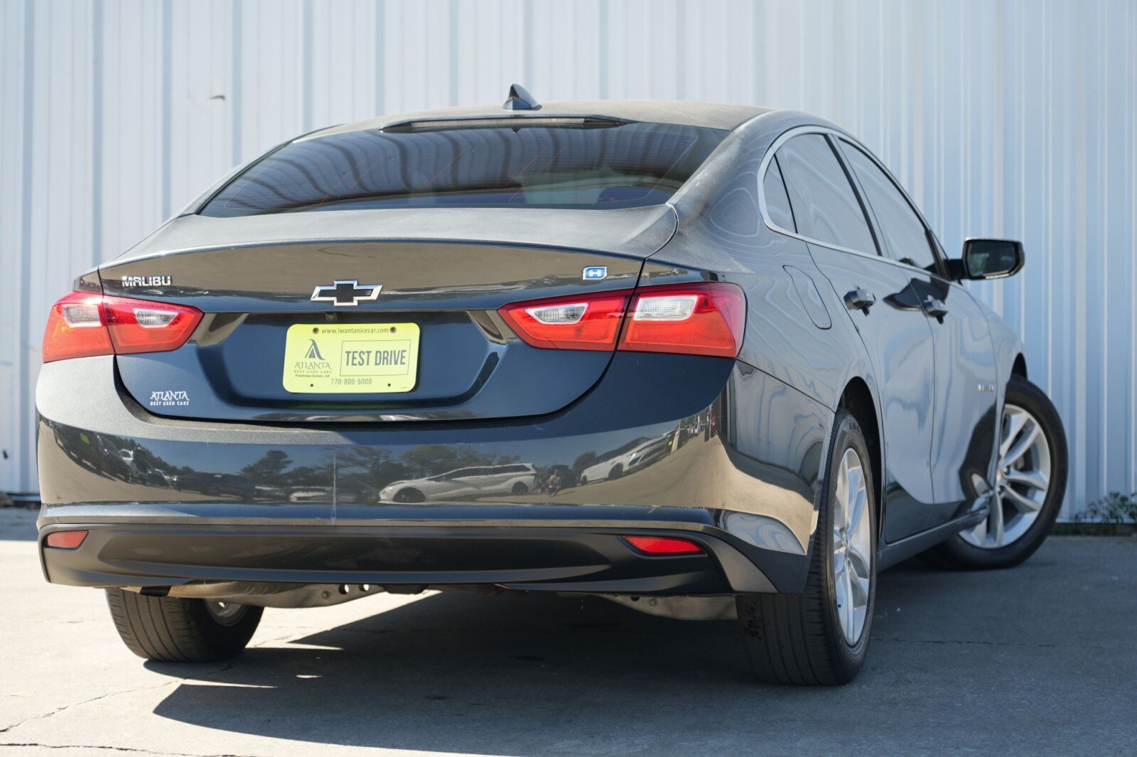 2017 Chevrolet Malibu Hybrid photo 2