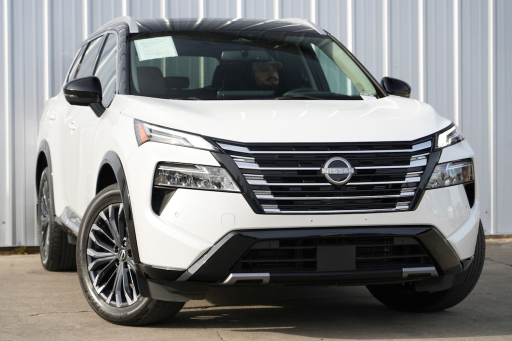 Used 2024 Nissan Rogue Platinum w/ Premium Package SUV