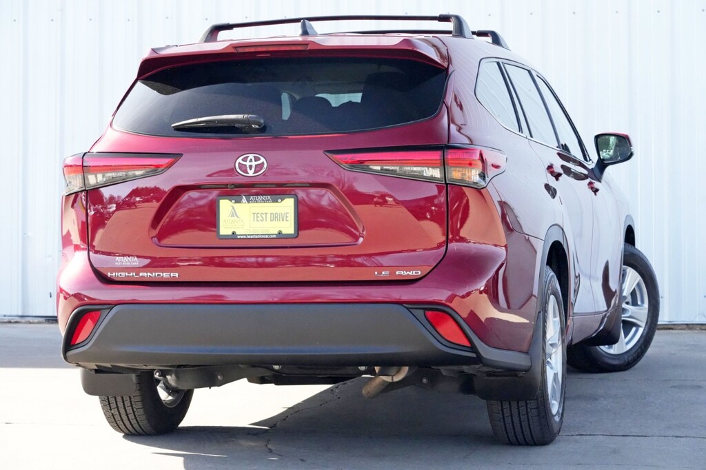 Used 2022 Toyota Highlander LE SUV