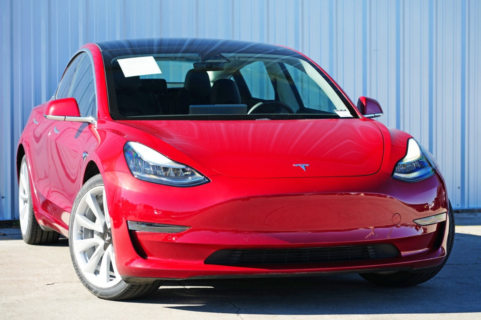 2020 Tesla Model 3 Standard Range Plus photo 2