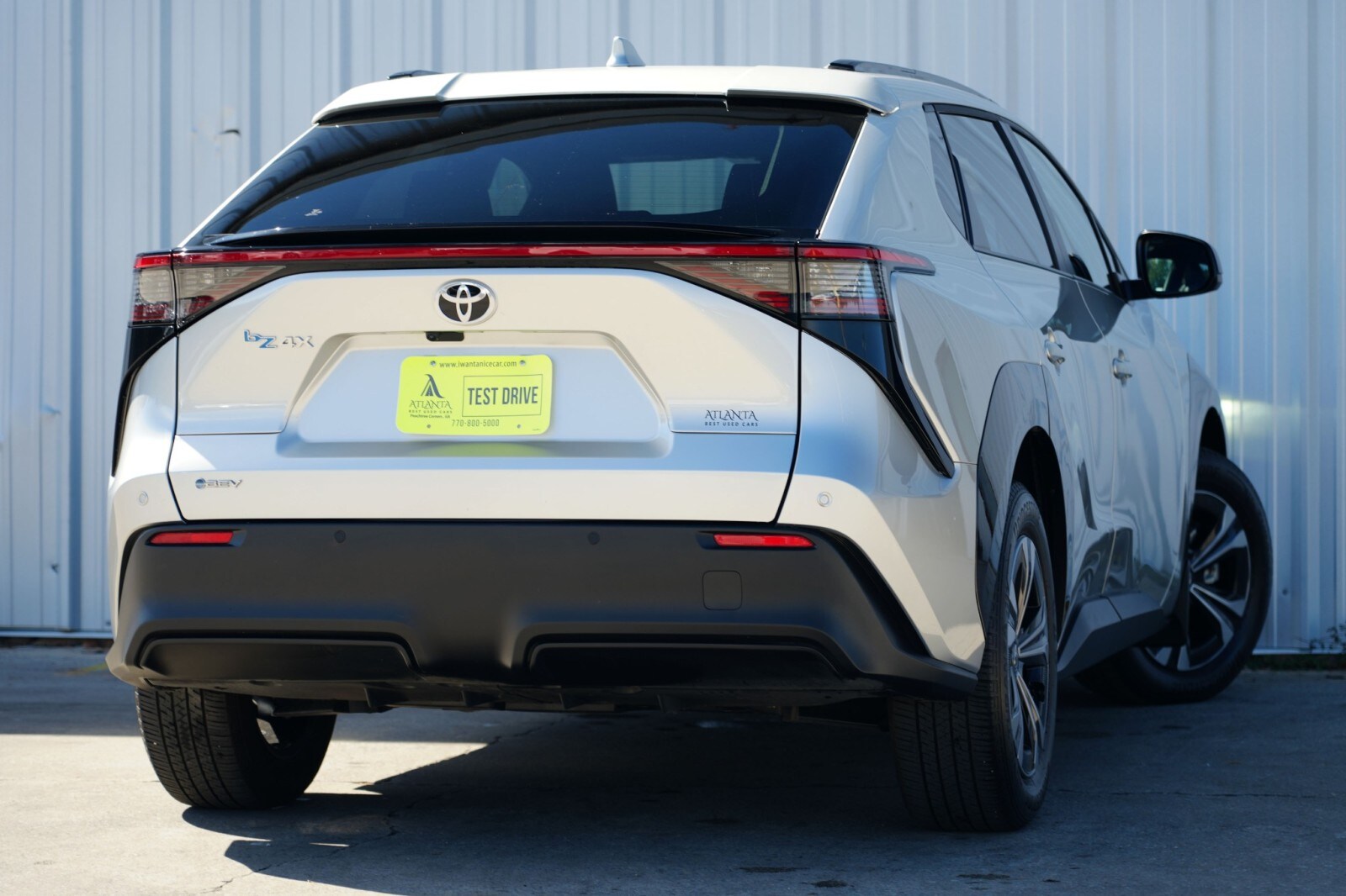 2024 Toyota bZ4X XLE photo 3