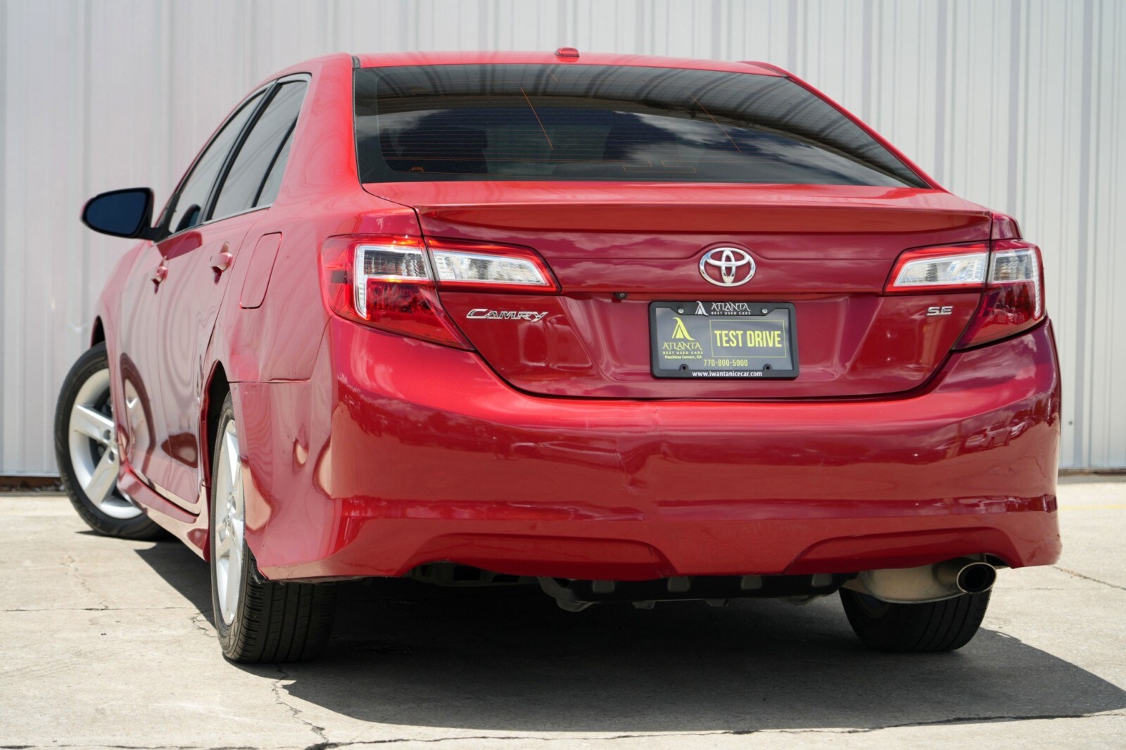 2014 Toyota Camry SE photo 4