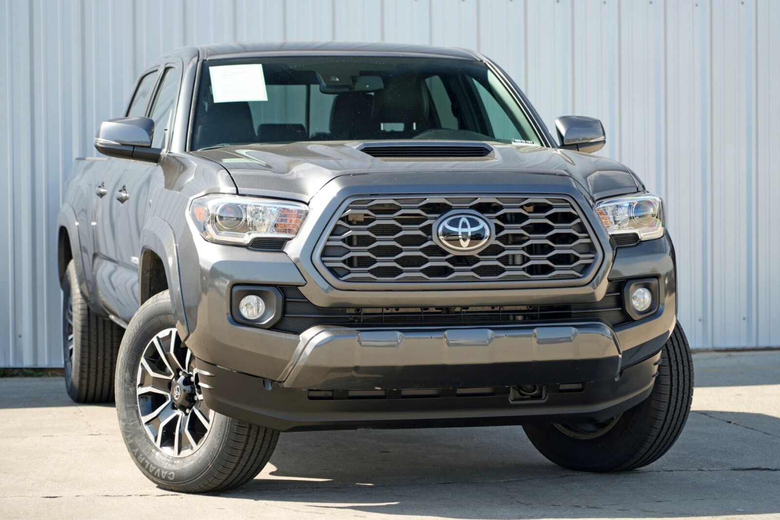 2023 Toyota Tacoma TRD Sport photo 2