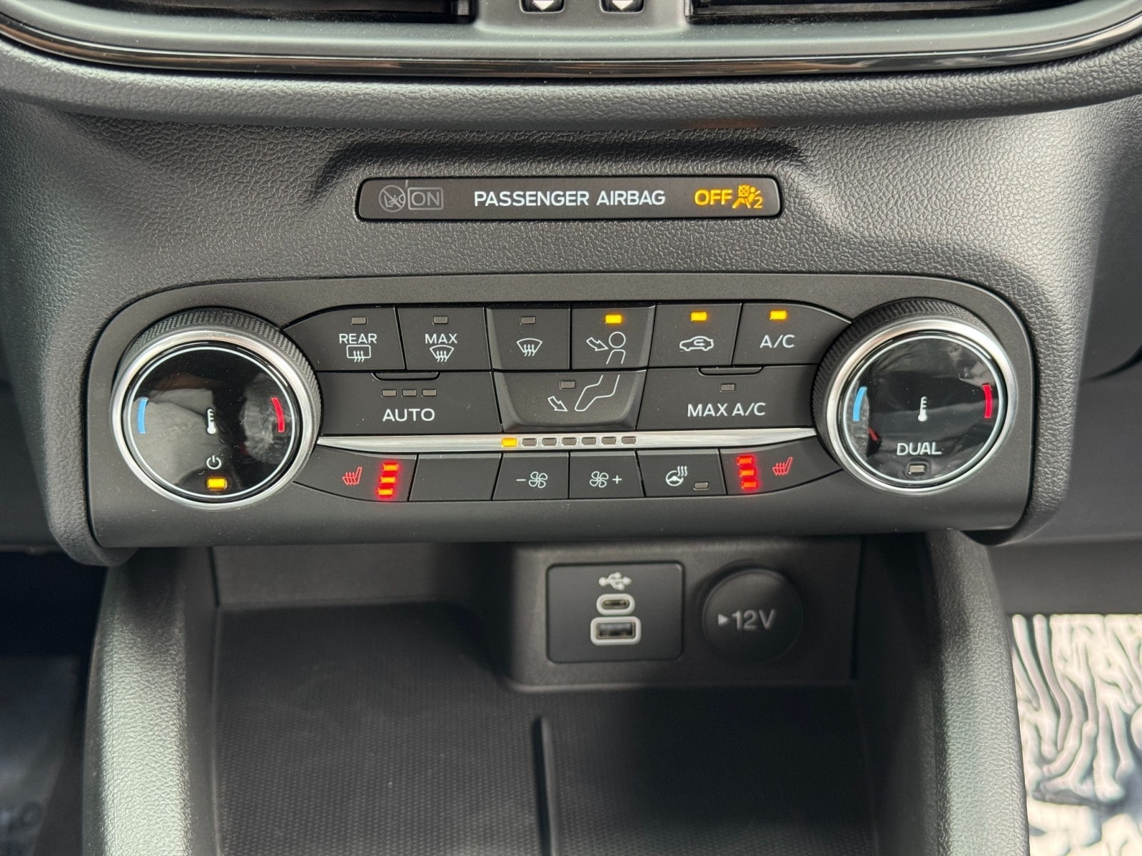 2024 Ford Escape ST-Line Select - Photo 26