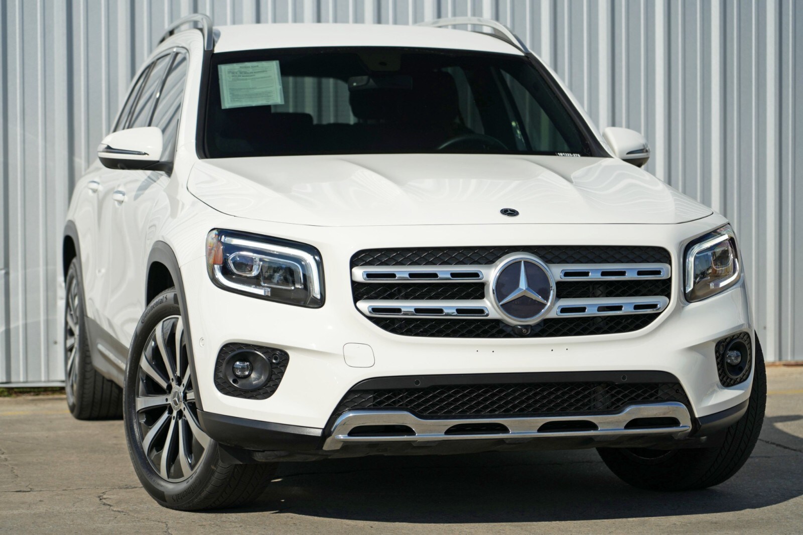 2022 Mercedes Benz GLB 250 photo 2