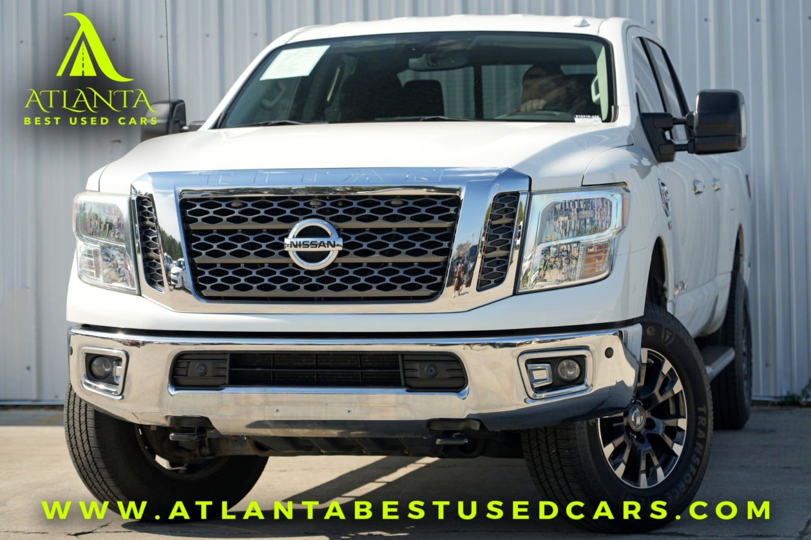 2017 Nissan Titan XD SV's photo
