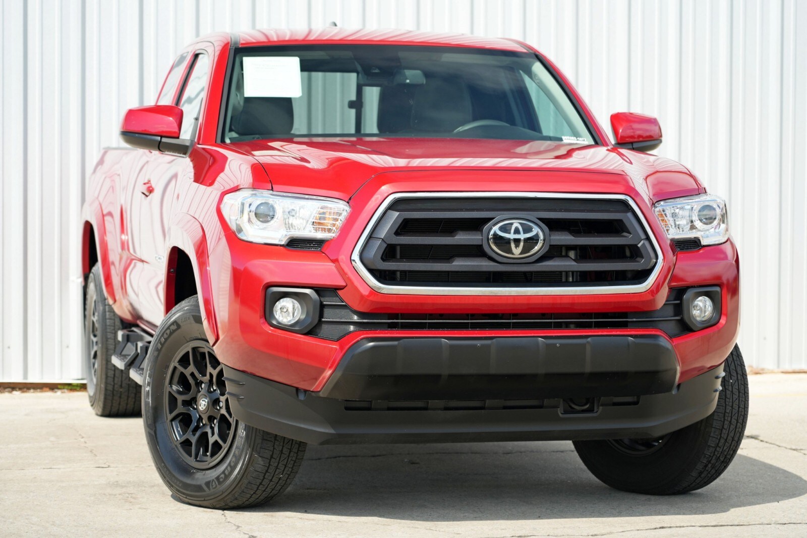 2022 Toyota Tacoma SR5 Access Cab photo 2