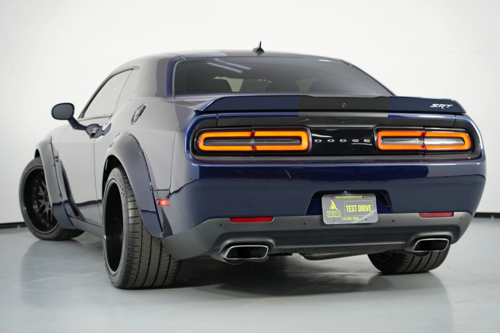 2016 Dodge Challenger SRT8 392 photo 3