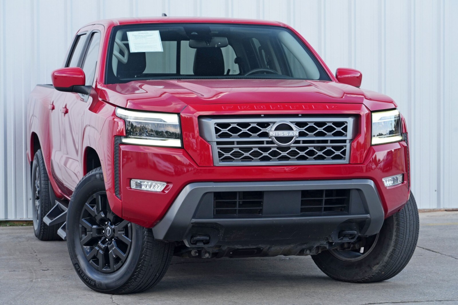 2022 Nissan Frontier SV photo 2