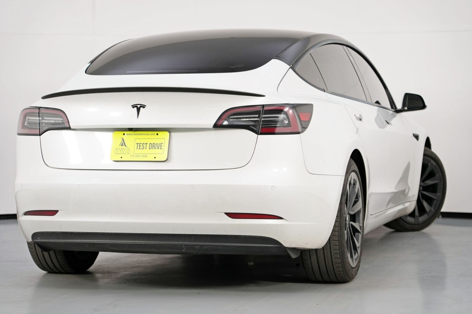 2021 Tesla Model 3 Standard Range Plus photo 3
