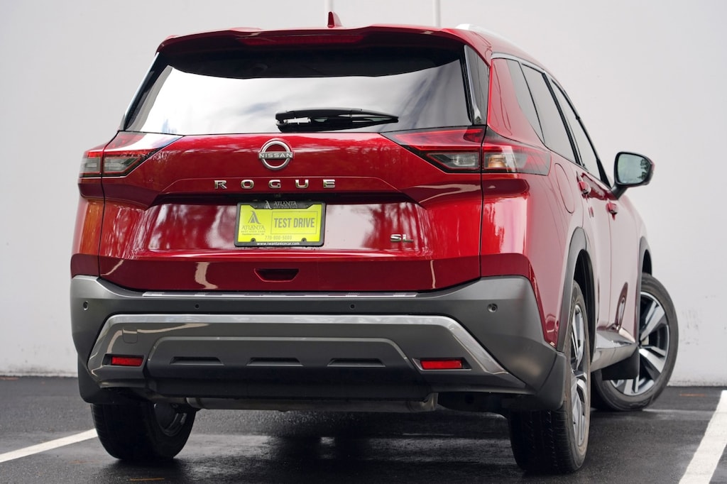 Used 2023 Nissan Rogue SL w/ Premium Package SUV