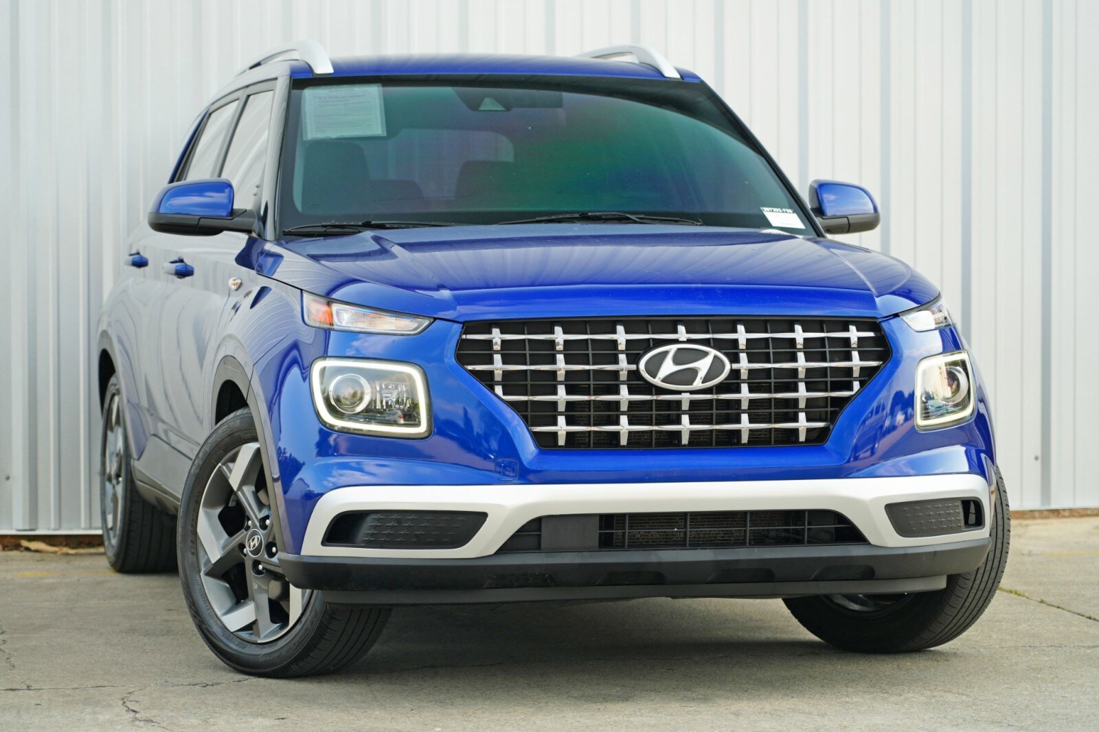 2022 Hyundai Venue SEL Limited photo 2