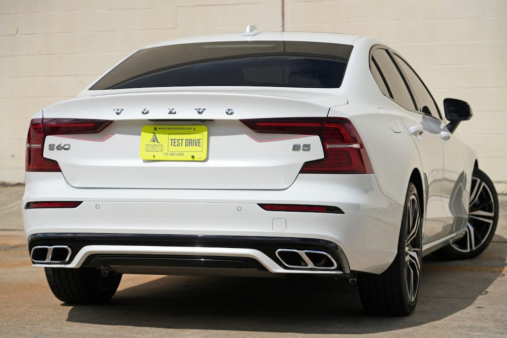 Used 2022 Volvo S60 R-Design Sedan