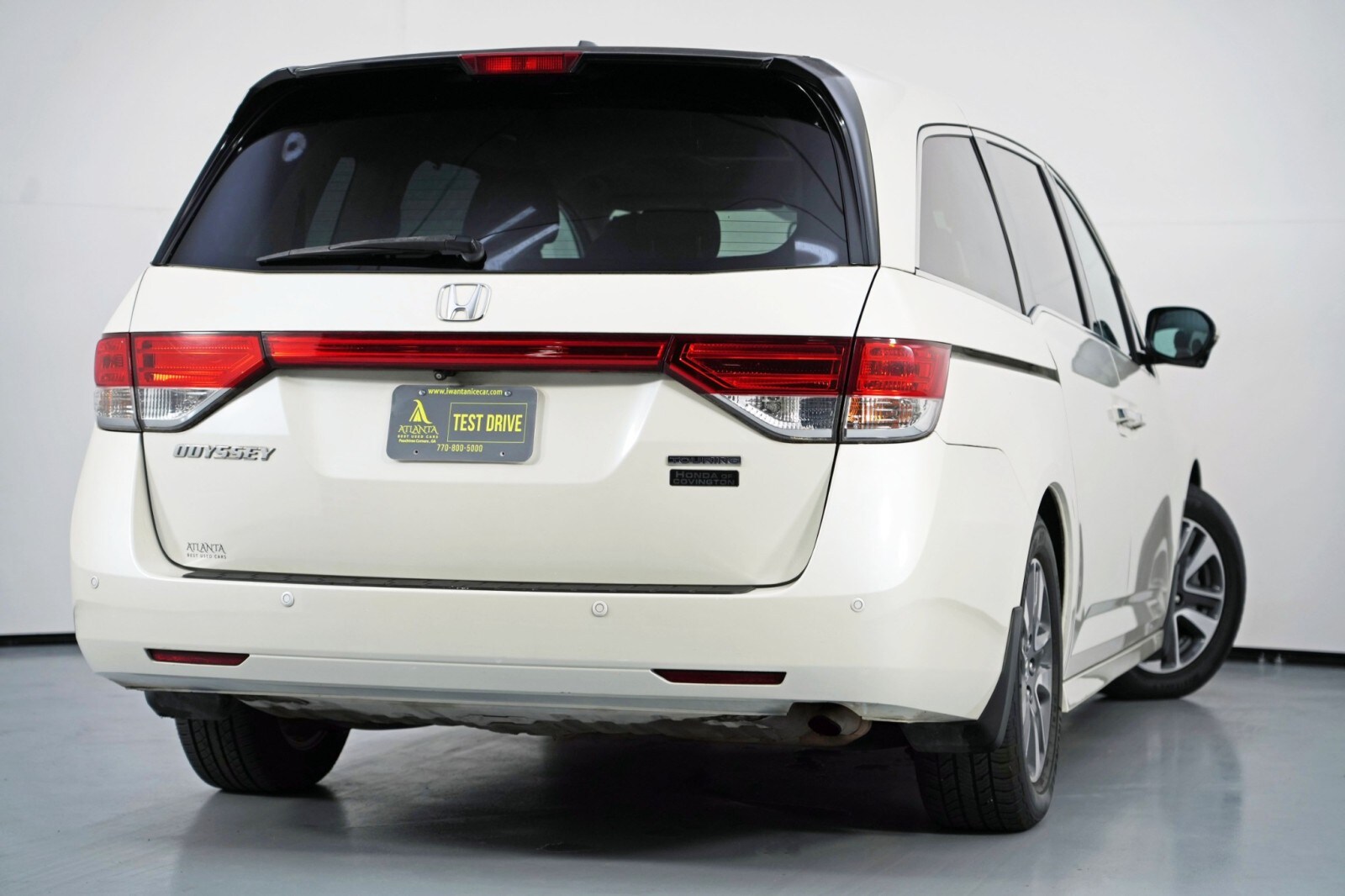 2016 Honda Odyssey Touring photo 3