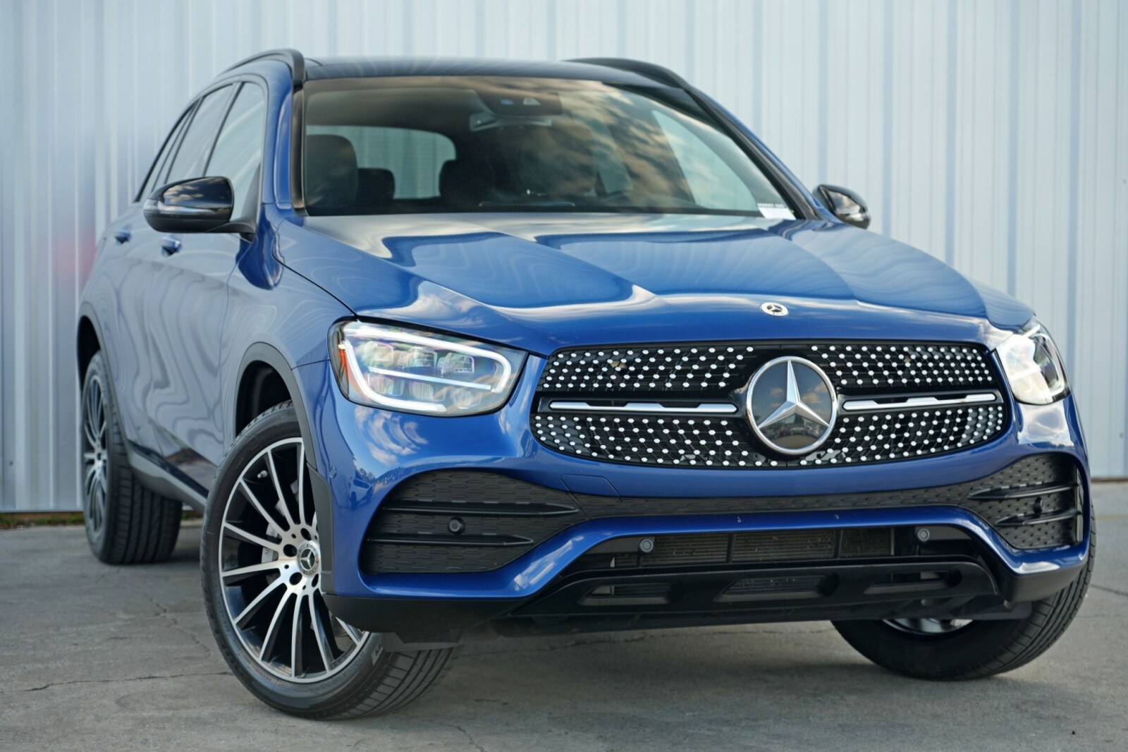 2022 Mercedes Benz GLC 300 AMG photo 2