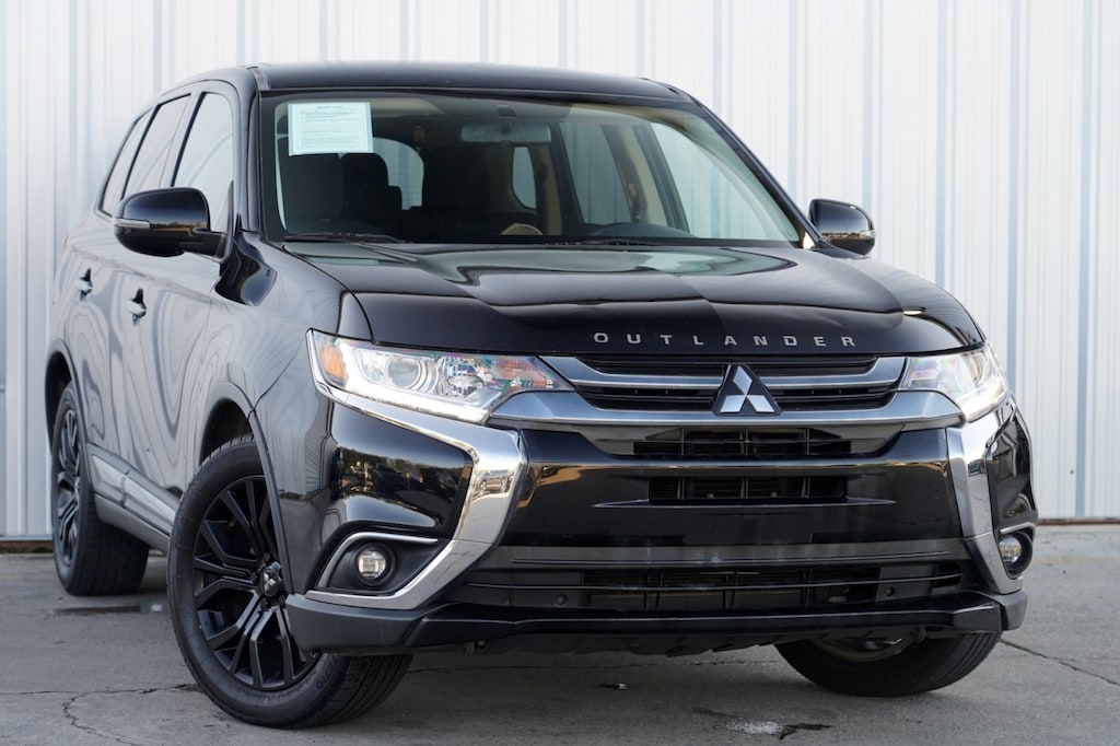 Used 2017 Mitsubishi Outlander SE CUV