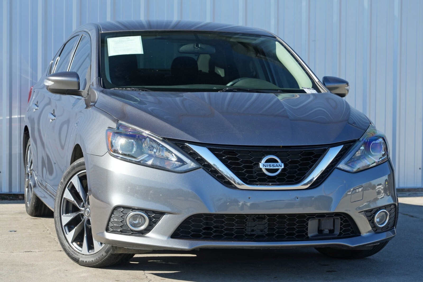 2019 Nissan Sentra SR photo 2